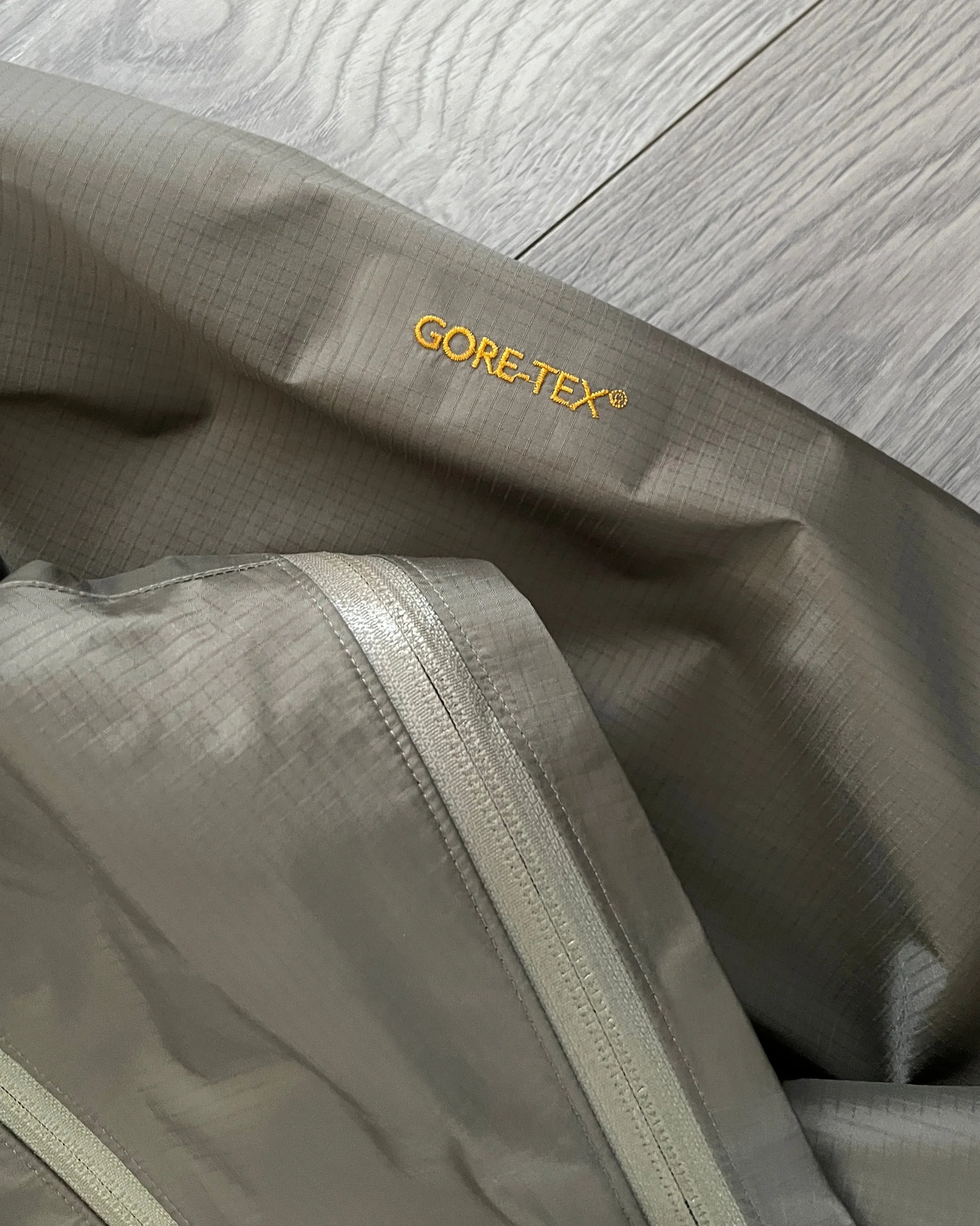 Arcteryx 1999 Kappa Golden Logo 'Stone' GoreTex Jacket - Size M