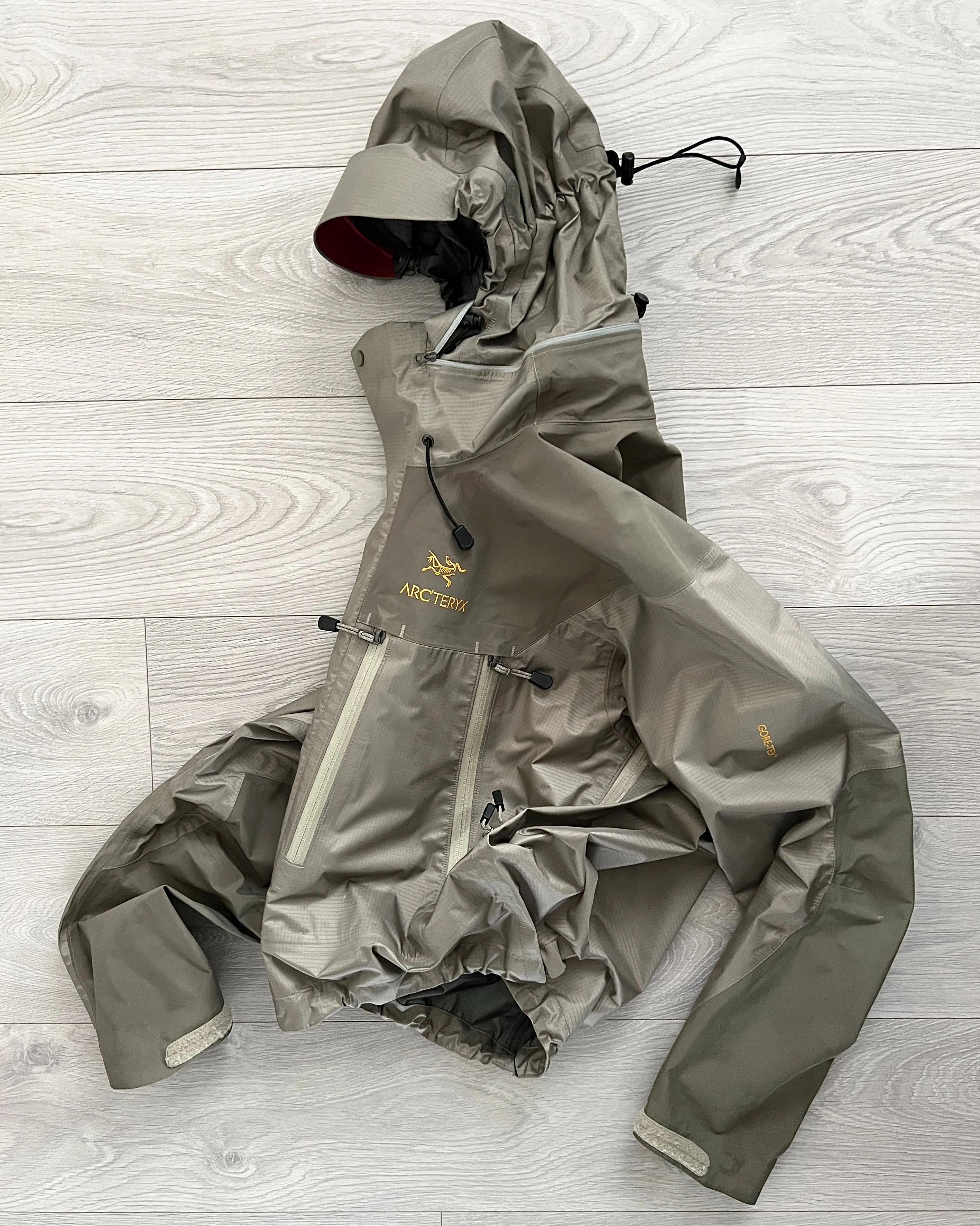 Arcteryx 1999 Kappa Golden Logo 'Stone' GoreTex Jacket - Size M