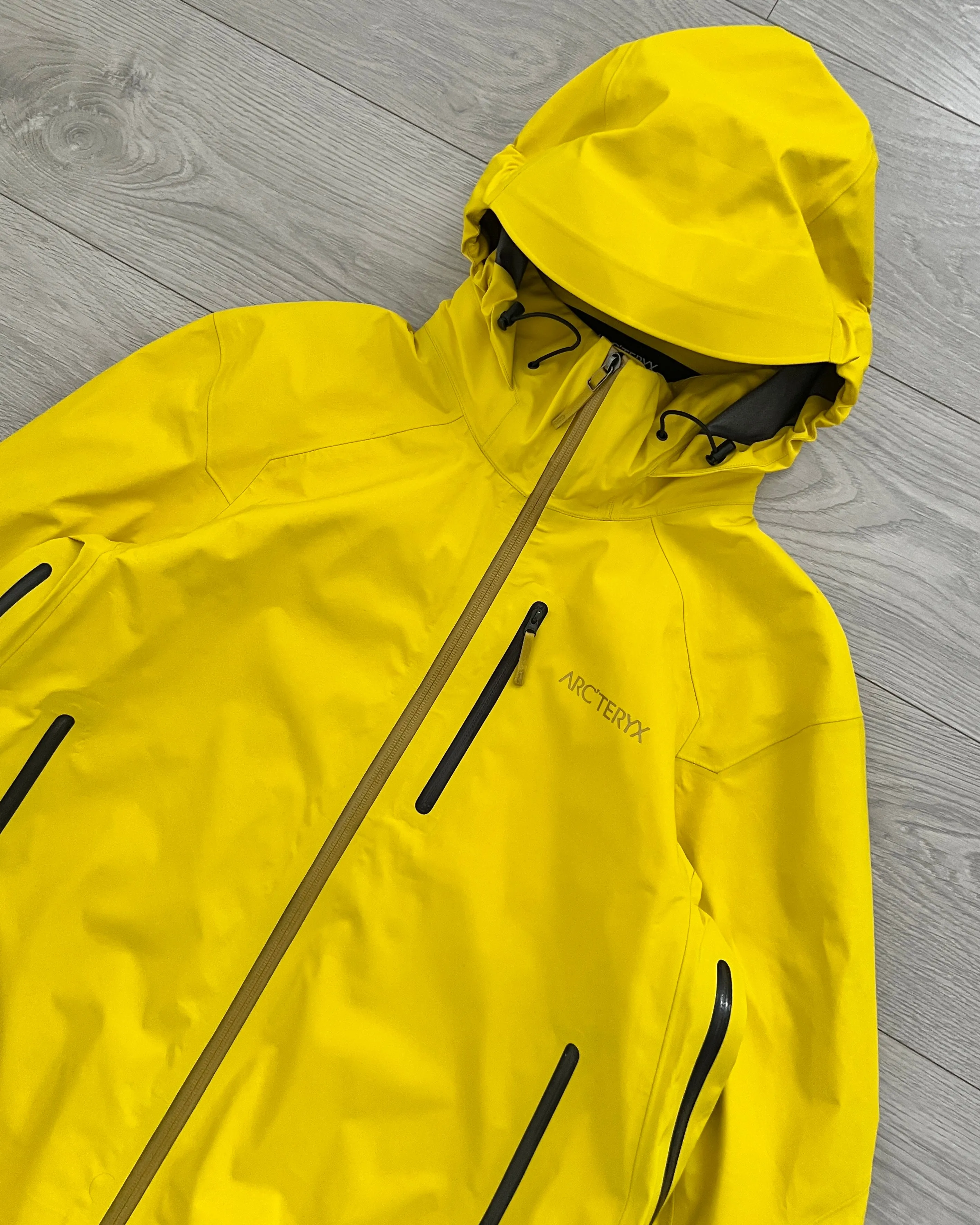 Arcteryx Cassiar GoreTex Recco Shell Ski Jacket - Size L