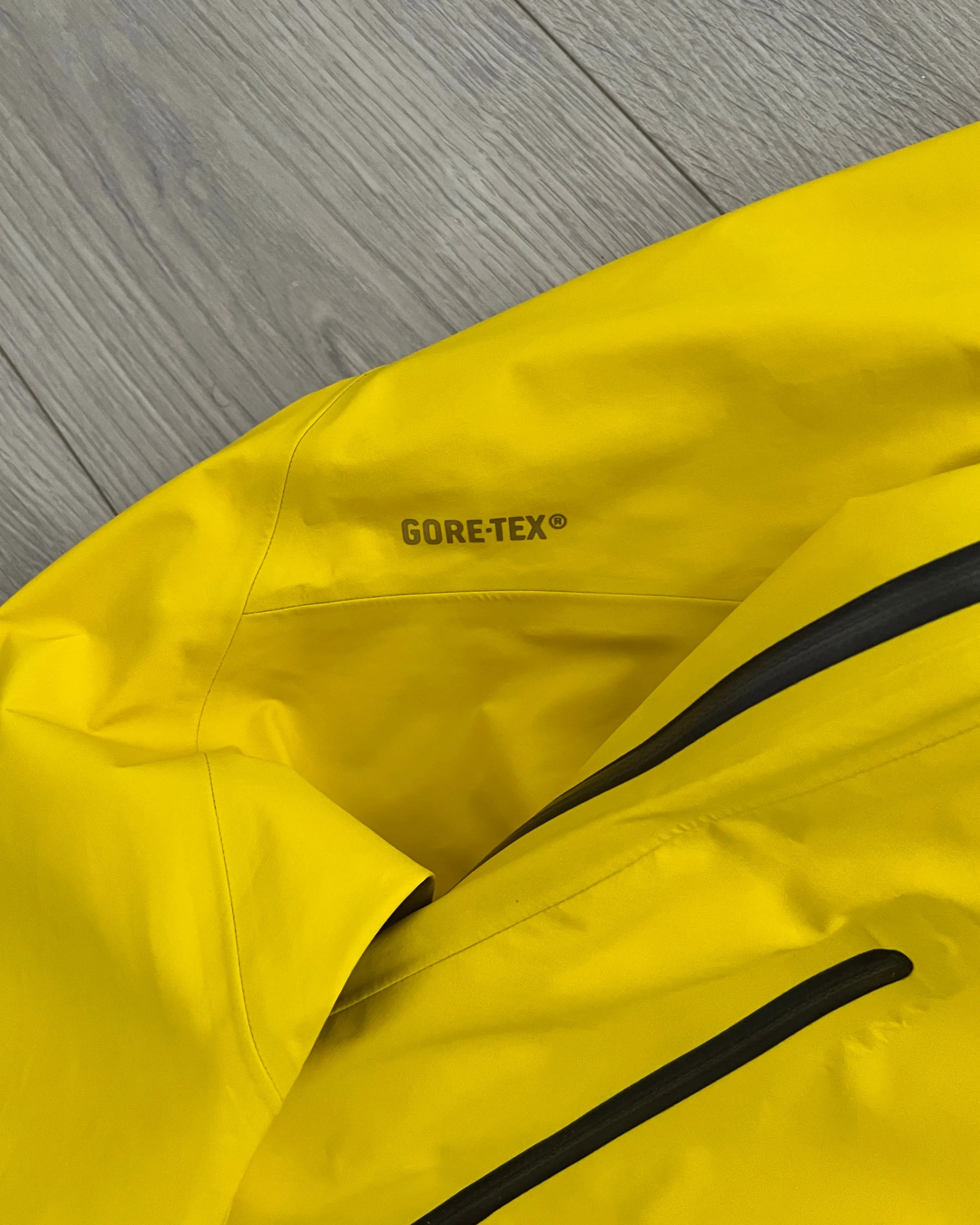 Arcteryx Cassiar GoreTex Recco Shell Ski Jacket - Size L