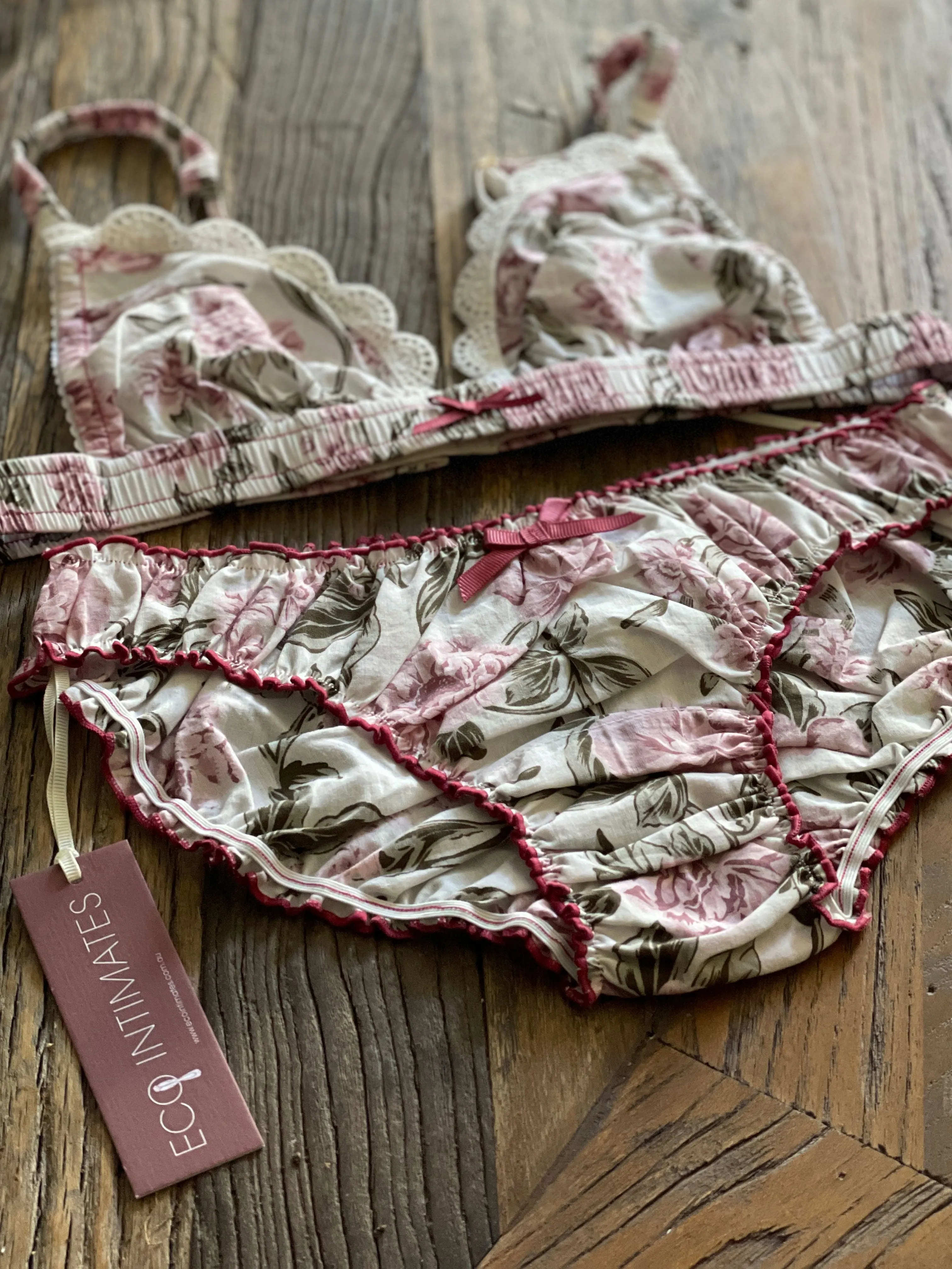 Bella lingerie set in bloom