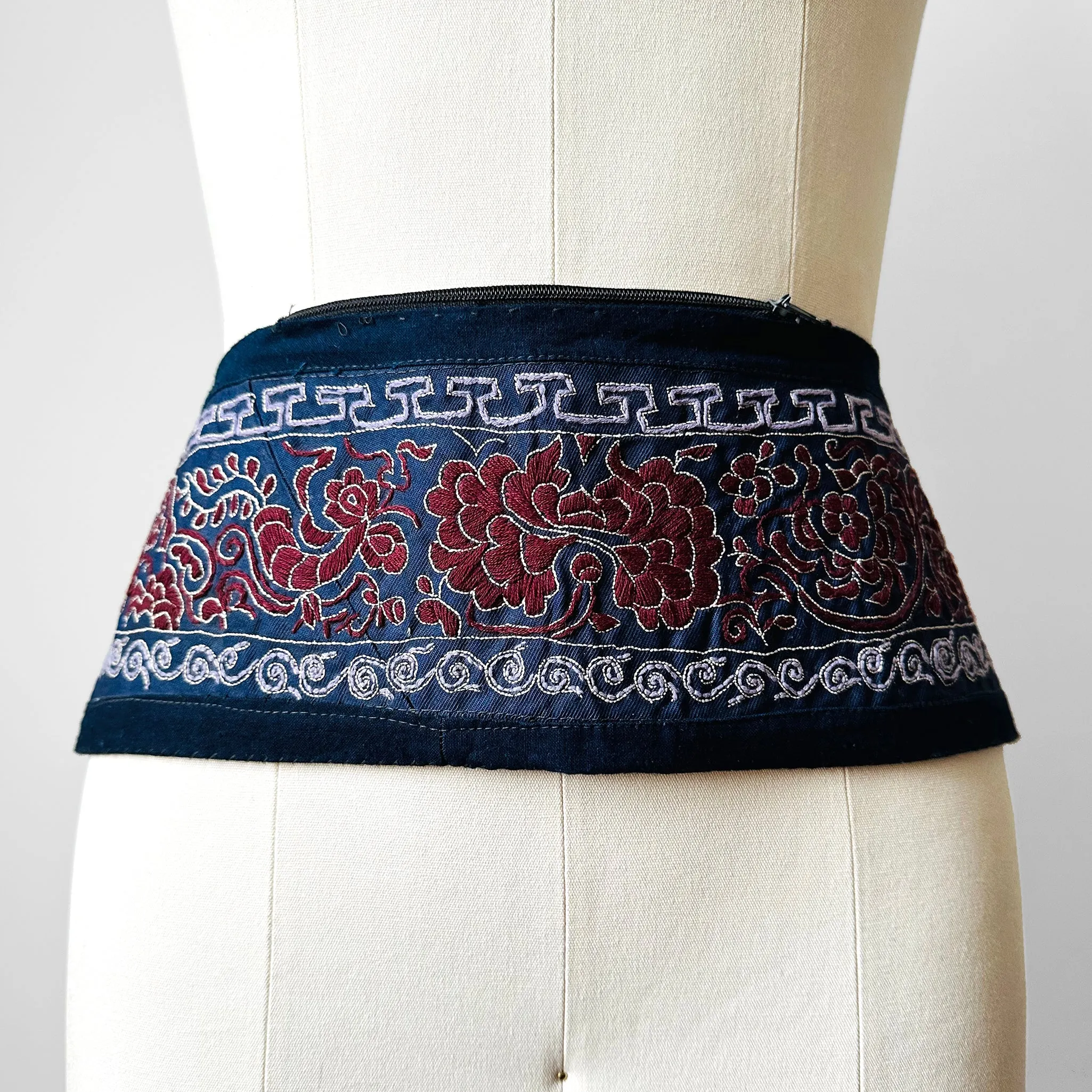 Embroidered Textile Zipper Hip Hugging Pouch Tie Belt - Sz. 34.5