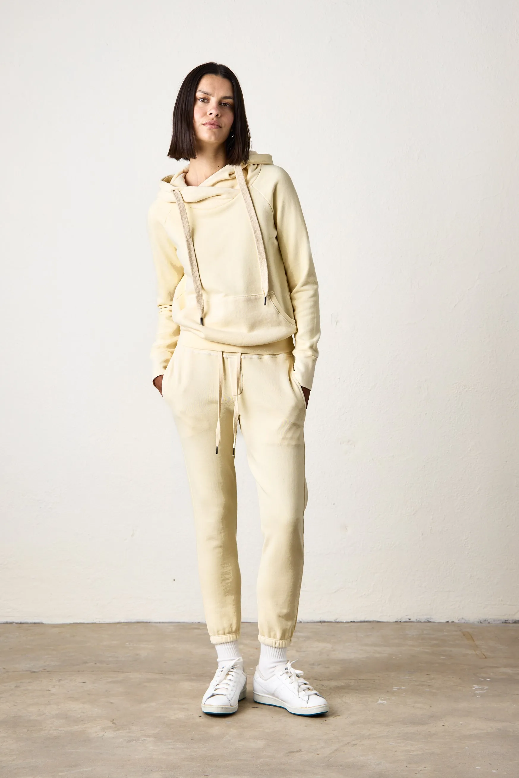 LISSE FITTED PULLOVER HOODY / LEMONADE