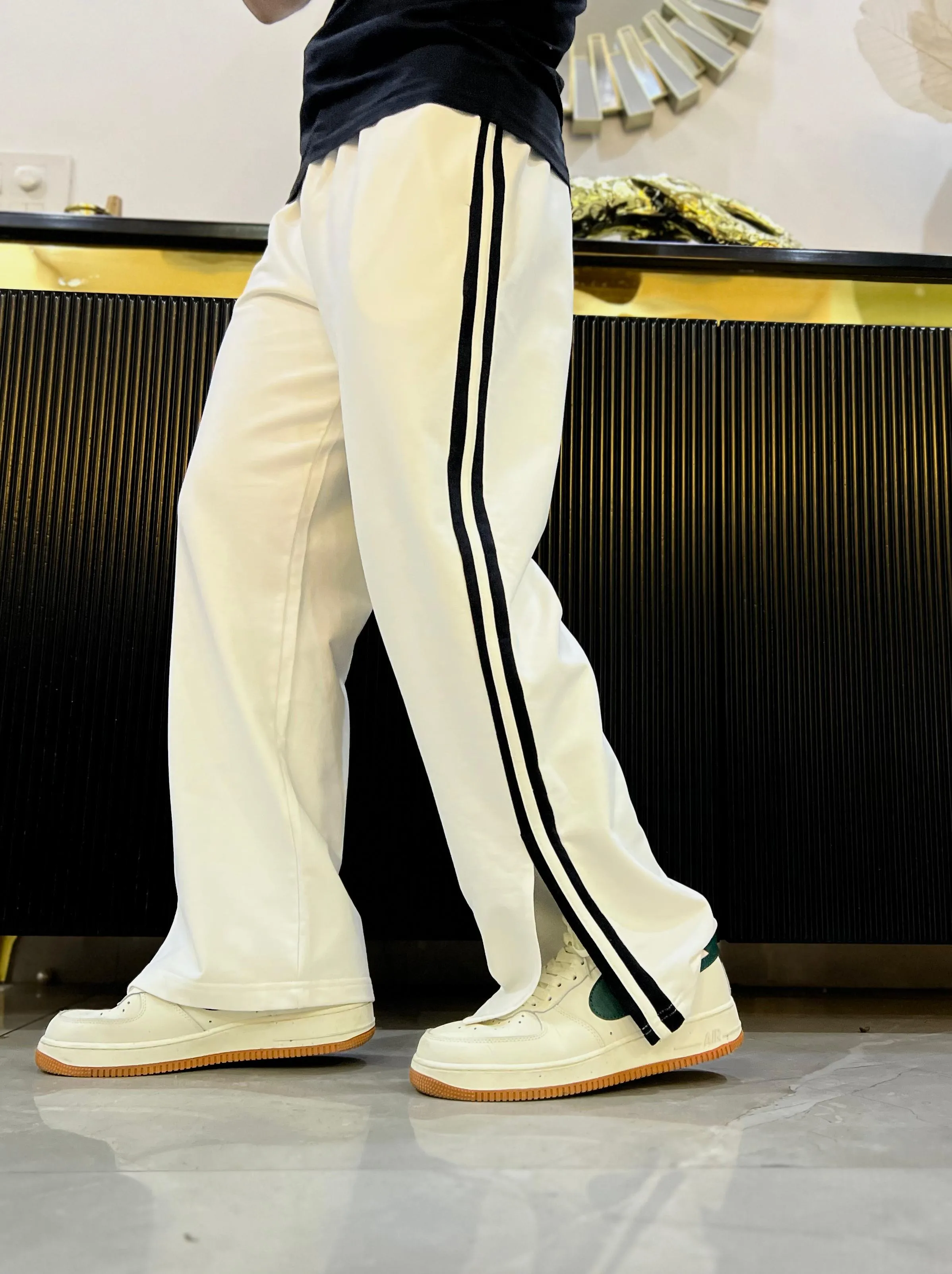 Men Extra Wide Leg Jogger with Contrast Stripe and Slit