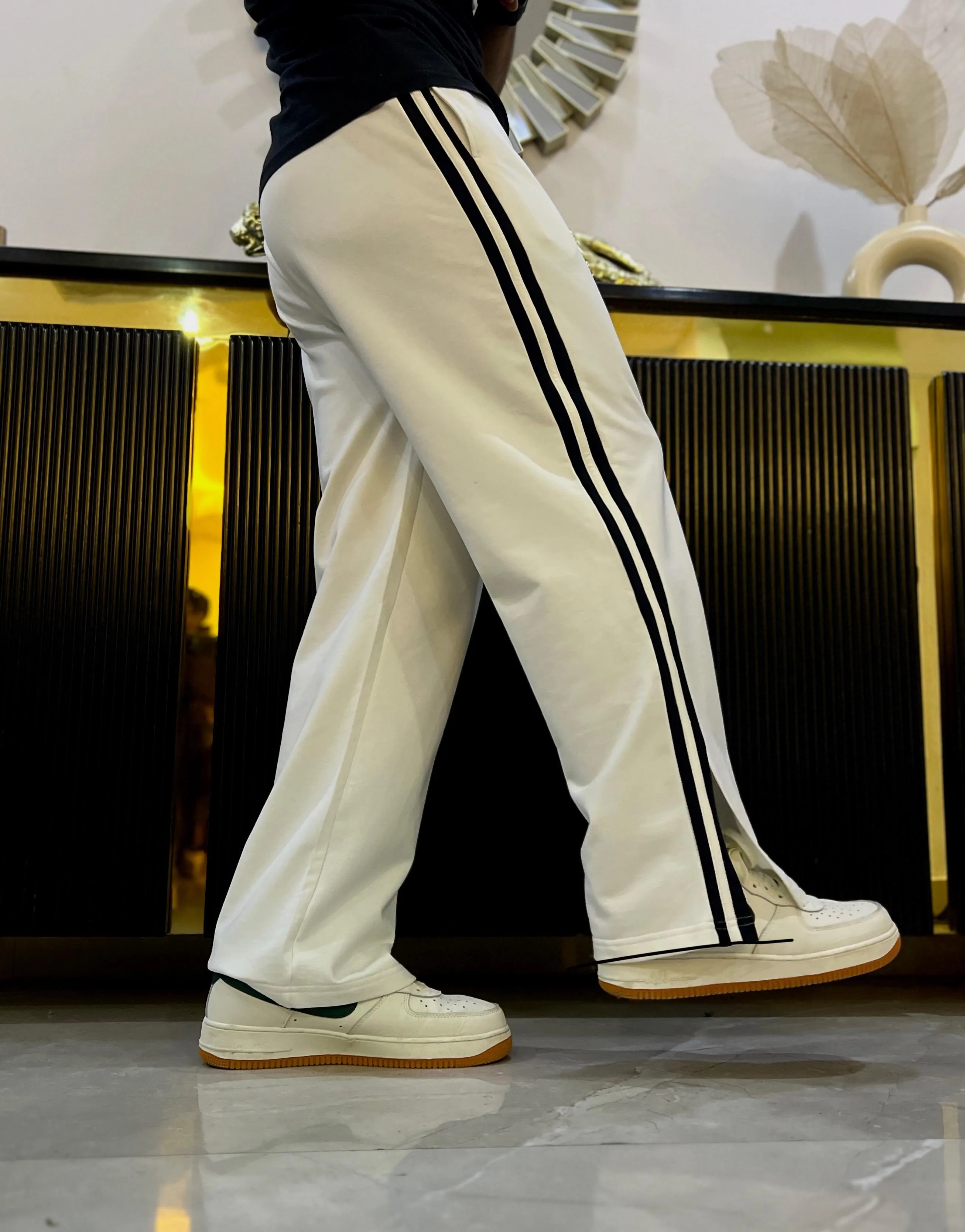 Men Extra Wide Leg Jogger with Contrast Stripe and Slit