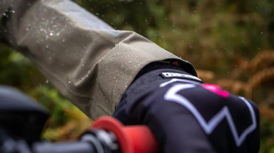 MUC-OFF RAIN SHIELD