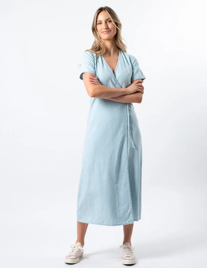 STELLA ESSENTIALS Como Dress - Light Blue Wash