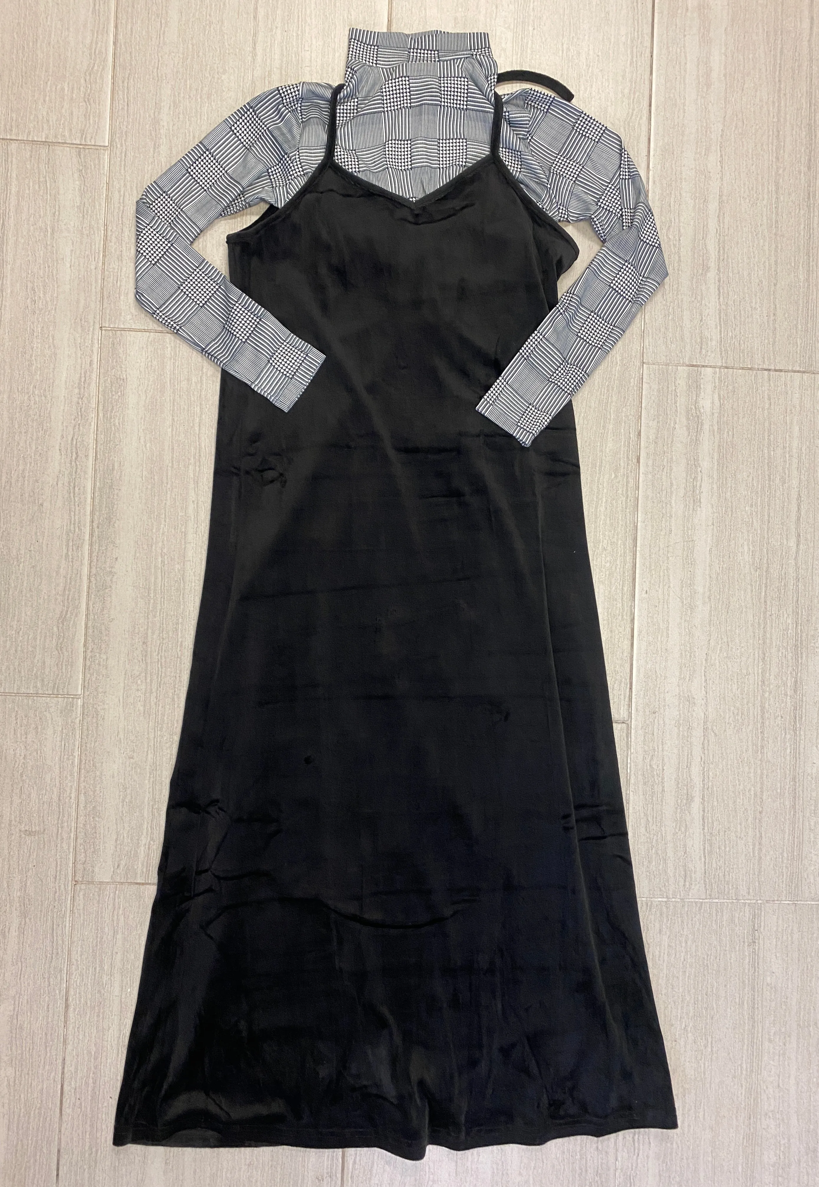 VELVET SLIP ROBE